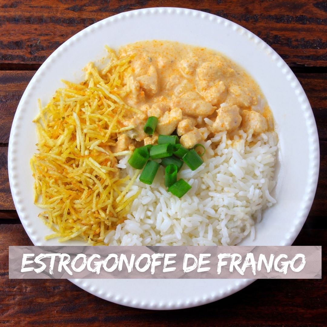Estrogonofe de frango com arroz do almoço executivo do Beer Rock Pub em Porto de Galinhas